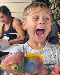 Tavia Davis's Instagram, Twitter & Facebook