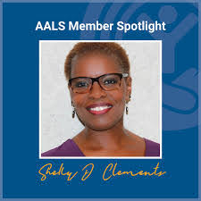 Shelly Clements's Instagram, Twitter & Facebook