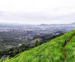 Melaporkan, cctv pos pantau gunung raung merekam cahaya. Camping Di Puncak Rindu Gunung Bendera Bandung Travel Food Blogger Bandung