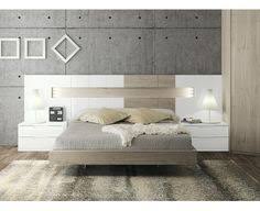 Choose lamps in natural colors that give off soft light, rather than harsh light. 60 Best Japanese Style Bedroom Ideas Japanese Style Bedroom Bedroom Design Bed Design