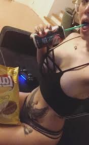 Lays and Dr. Pepper Porno Photo - EPORNER