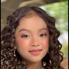 It's Showtime Kids (also known as Cutie Chikitings, Batang Cute-Pos,  KaraoKids, or Showing Bulilits) are the little kids in It's Showtime. They  are regulars in the segments Isip Bata, KaraoKids, Showing Bulilit,