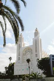 De hoofdstad is net iets noordelijker gelegen dan het exotische casablanca en geniet het hele jaar door van een aangenaam klimaat. Marokko 6x Wat Te Doen In Casablanca Wearetravellers