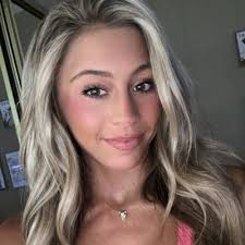 Emily Bott (@EebottEmily)