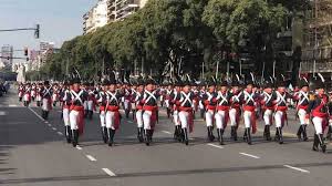 El sábado 22 de mayo entre las 13:10 y las 15:00, tuvo lugar el desfile militar (en la av. Video Del Desfile Militar Por Los Festejos Del Dia De La Independencia 10 07 2019 Clarin Com