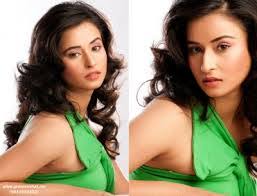 Renee Sharma's Instagram, Twitter & Facebook