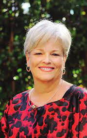 Carol Anslow's Instagram, Twitter & Facebook