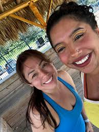 Meeting volleyball players through social media