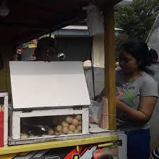 Saat membeli tahu bulat biasanya juga akan menemukan sotong. Cerita Akhir Pekan Tahu Bulat Dari Berjaya Hingga Mulai Tak Terdengar Lifestyle Liputan6 Com