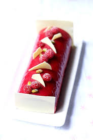 Buche Framboise Cerise Et Pistache Recette De Noel Recette Buche De Noel Aux Fruits Buche Framboise Buche De Noel