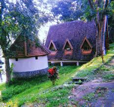 Sutami, disebut juga bendungan sutami, waduk karangkates, atau bendungan karangkates, merupakan bendungan yang menciptakan suatu waduk karena tertahannya aliran sungai brantas. Pengalaman Ke Bendungan Karangkates Malang Manisa Travel Malang Travel Bandara Juanda Ke Malang