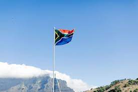 Cape town vacation rentals cape town packages flights to cape town cape town restaurants cape town attractions cape town shopping. Sudafrika Ein Roadtrip Von Kapstadt Nach Plettenberg Cape Town Anja Linner Table Mountain Flagge Kapstadt Sudafrika Roadtrip