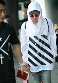 私たちは、あなたの日常をより快適にするために、 らに暖かく、さらに軽やかで、 より良いデザインへと、 イノベーションを起こし続けるのです。 あなたの生活は絶えず変化していくものだから、 私たちも常に進化を続けます。 2018å¹´äººæ°—ãƒ•ã‚¡ãƒƒã‚·ãƒ§ãƒ³ãƒ–ãƒ©ãƒ³ãƒ‰ Off White ã‚ªãƒ• ãƒ›ãƒ¯ã‚¤ãƒˆ Up To Date