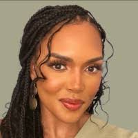 Rachel Loggins's Instagram, Twitter & Facebook