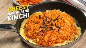 Lihat juga resep nasi goreng bakar mozarella #antigtm enak lainnya. Resepi Cheesy Nasi Goreng Kimchi Cheesy Kimchi Fried Rice Recipe Seismik Makan Youtube