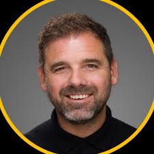 Wat vind jij van het gedrag van topcoaches langs de lijn? 🔥 moet kunnen…