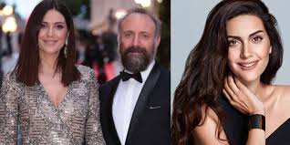 Jun 15, 2021 · bergüzar korel bebeğinin cinsiyeti nedir? Ucuncu Kez Anne Olma Heyecani Yasayan Berguzar Korel In Esi Halit Ergenc Ile Verdigi Poz Dikkat