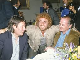 Nel 2005 apre il blog beppegrillo.it, che si. Beppe Grillo Moglie Figli Famiglia Eta Altezza Peso