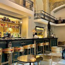 Scotto Jonno – bistro, bibliotheek en cocktailbar in Napels