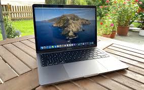 We discuss how performance compares to last year's 16in model, how well apps run and what to consider if you're looking to upgrade. Kompakter Alleskonner Apple Macbook Pro 13 Zoll 2020 Im Test Winfuture De