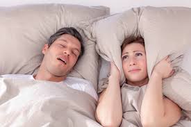 Verkaufe 2 neue kopfkeile fürs bett. Ein Matratzenkeil Am Kopfende Hilft Bei Schnarchen Und Reflux