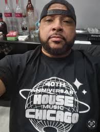 Another satisfied customer wearing his 40th anniversary of house music  t-shirts @highlight