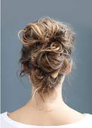 1001 Idees Et Tutoriels Pour Faire Un Chignon Boheme Chic Chignon Cheveux Mi Long Cheveux Mi Long Chignon Mariage Cheveux Mi Longs