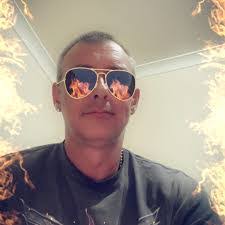 Jonathan Shute's Instagram, Twitter & Facebook