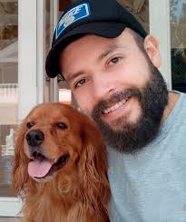 Can you replace my dog with a pretty woman in this photo?