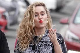 Liam and miley have agreed to separate at this time, a rep for cyrus confirmed to e! Heiraten Miley Cyrus Und Liam Hemsworth Doch Nicht