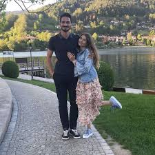 Das sagt cathy hummels zu den gerüchten. Mats Hummels Grusst Mit Seiner Frau Cathy Via Instagram Vom Tegernsee Rottach Egern