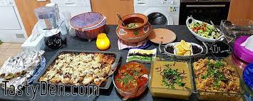 Pakistani weddings are typical in every aspect from traditions and rituals to menu and must be the same to keep our heritage intact. 17 Dawat Menu Ideas Menu Pakistani Food Easy Homemade
