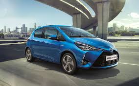 Toyota Yaris 2019 Precios Versiones Y Equipamiento En Espana Toyota Fotos De Coches Autos