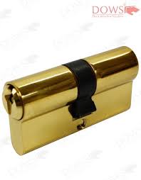 Kunci gembok adalah salah satu benda yang berperan penting untuk menjaga keamanan koper, pagar, bagasi, pintu rumah, serta rantai untuk mengamankan suatu benda. Handle Pintu Bellucci Dan Pintu Dorong Kayu Di Samarinda