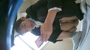 2022年8月【新品全景高清厕拍】舞蹈学校女厕偷拍颜值学妹尿尿- 91热爆