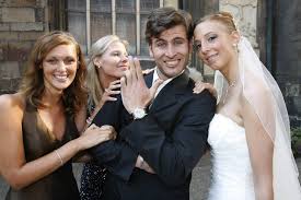 Jill biden, die mit 70 jahren das aktuelle cover des modemagazins ziert. Das Sind Die Nervigsten Hochzeitsgaste Kolnische Rundschau