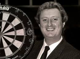 Sinds de griepepidemie van 2009 houdt het rivm wekelijks het aantal overleden mensen in de gaten met gegevens van het cbs. Dartlegende Eric Bristow De Grondlegger Van Het Hedendaagse Darten Darts Ad Nl