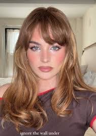 Isabelle Stapleton's Instagram, Twitter & Facebook