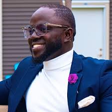 On Monday, March 31st, I held back the tears that desperately sought to  ruin my makeup 💄 I couldn't confirm this in a mirror, but I could feel my  face blushing all