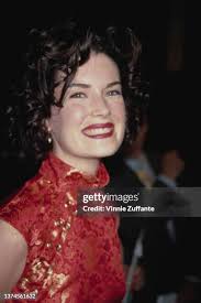 3,568 Lara Flynn Boyle Photos & High Res Pictures