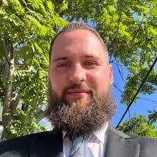 Dwight Fiske's Instagram, Twitter & Facebook