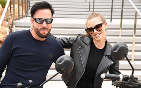 Mutter nimmt trennung von laura müller an michael wendler & laura müller: Totaler Abstieg Michael Wendler Und Freundin Laura Mussen Sich Mit Mini Cabriolet Begnugen