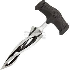 Das cyclone hat zudem eine parierstange aus massivem edelstahl und einen knauf, der als schlagwaffe verwendet werden kann. Dolch United Cutlery M48 Cyclone 3427 14 6cm Online Kaufen Mygoodknife Messershop