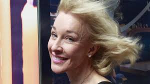 Janis H. Durham: La Contra