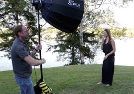 How To Mix Ambient Light And Fill Flash For Outdoor Portraits