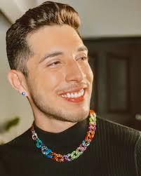 A los amigos se les apoya de la manera que sea 💪🏻💪🏻💪🏻 En este post te  comparto las #chollycubanas de uno de mis mejores amigos: José Manuel  @chollykid que en este año