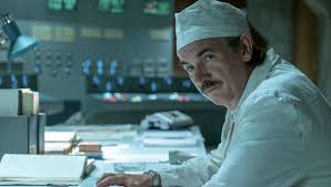 A történelem egyik legnagyobb ember által elöidézett katasztrófájának, a csernobili nukleáris balesetnek a feldolgozása. Varatlanul Elhunyt Az Hbo Fele Csernobil Sorozat Sztarja Nuus Hu