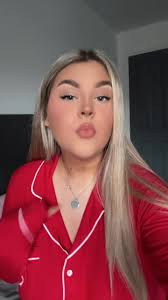 Krystal Davidson (@krystaldavids0n)