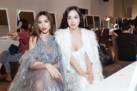 Chiều cao ấn tượng giúp mai phương thúy không hề lép vế trước các thí sinh hhtg 2006. Váº«n Tá»± Tin Vao Chiá»u Cao Ká»· Lá»¥c NhÆ°ng Mai PhÆ°Æ¡ng Thuy Ä'a Pháº£i Khá»§ng Hoáº£ng Khi Ä'á» Chan Vá»›i NgÆ°á»i Ä'áº¹p Nay Sao Viá»‡t Viá»‡t Giáº£i Tri