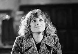 Nicolas roeg's venetian horror movie don't look now is back in cinemas. Time For Tweed Julie Christie In Don T Look Now